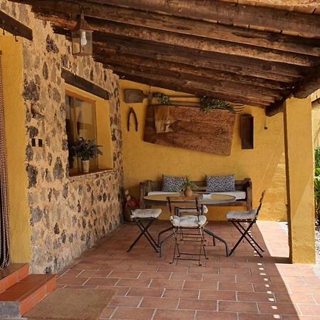 Casa Rural Las Traviesas กันเดเลดา ภายนอก รูปภาพ