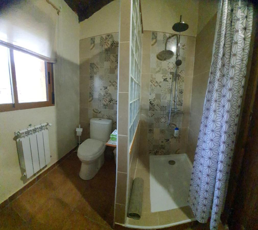 Casa Rural Las Traviesas กันเดเลดา ภายนอก รูปภาพ